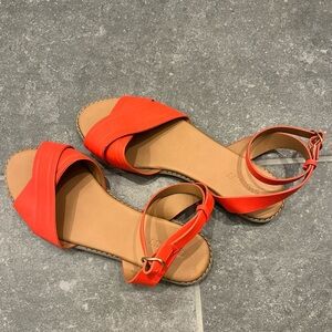 NWOT Old Navy Strappy Flat Sandals